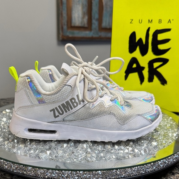 Zumba Fitness Shoes - Zumba Fitness White leather Sneakers with Iridescent Accents EUC 5